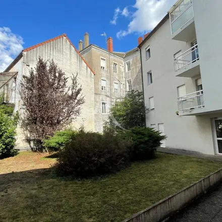 Image 1 - 28 Rue Saint-Alexandre, 71100 Chalon-sur-Saône, France - Apartment for rent