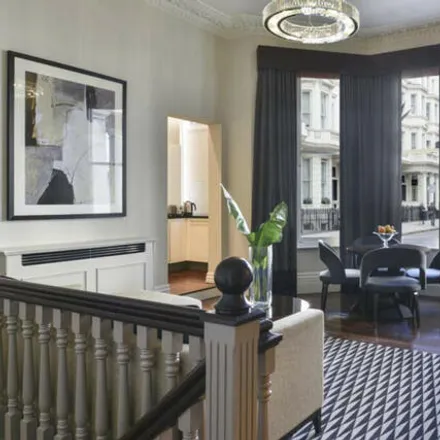 Rent this 2 bed room on Fraser Suites Kensington in 75 Cromwell Road, London