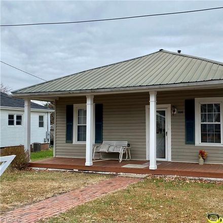 Rent this 2 bed house on 606 Concord Street in Thomasville, NC 27360
