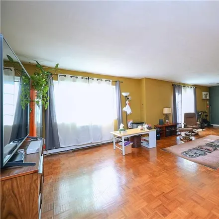 Image 6 - 73 Gardenia Lane, New York, NY 10314, USA - Condo for sale