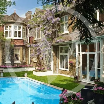 Image 7 - Quality Hotel Hampstead, 5 Frognal, London, NW3 6AL, United Kingdom - Apartment for rent