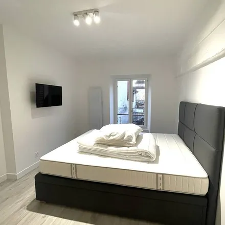 Rent this 4 bed house on 89500 Villeneuve-sur-Yonne