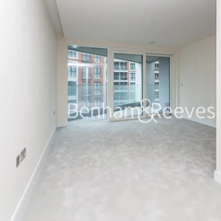 Image 3 - Chelsea Creek Tower, Park Street, London, SW6 2QF, United Kingdom - Room for rent