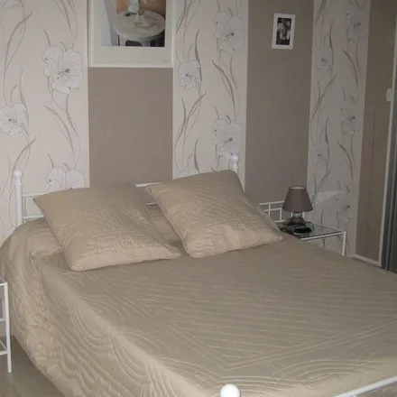 Rent this 1 bed apartment on 06210 Mandelieu-la-Napoule