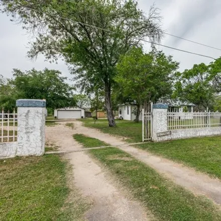 Buy this 3 bed house on US 281 in Bexar County, TX