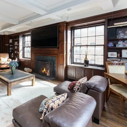 Image 2 - 333 East 68th Street, New York, NY 10065, USA - Townhouse for sale