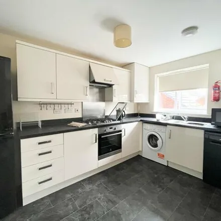 Rent this 6 bed townhouse on 33 Great Copsie Way in Bristol, BS16 1GH