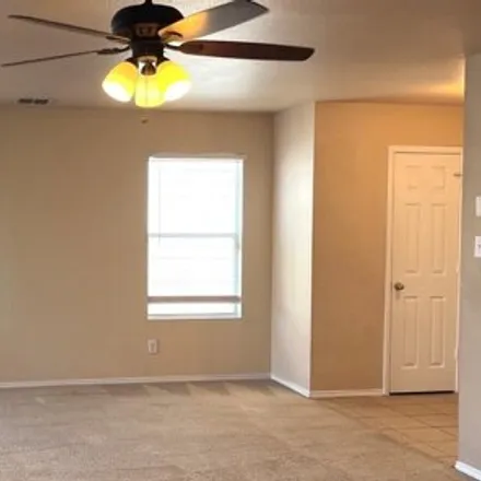Image 2 - 11823 Silver Pointe, Bexar County, TX 78254, USA - House for rent