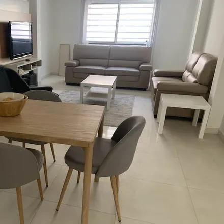 Rent this 3 bed townhouse on Praia