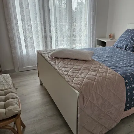 Rent this 2 bed apartment on Le Pradet in Boulevard de Lattre de Tassigny, 83220 Le Pradet