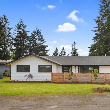 Buy this 3 bed house on 1525 Monterey Avenue Northeast in Renton, WA 98056