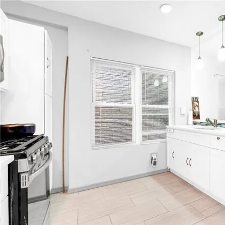 Image 3 - 89-19 91st Street, New York, NY 11421, USA - House for sale