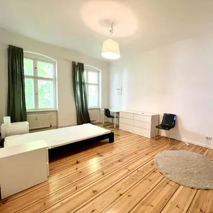 Rent this 2 bed apartment on Kamminer Straße 5 in 10589 Berlin, Germany