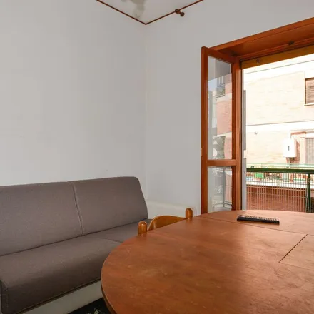 Image 6 - Spendi Meno, Viale Leonardo da Vinci 212, 00145 Rome RM, Italy - Apartment for rent