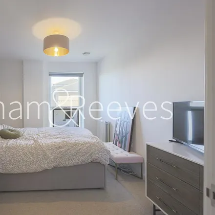 Image 3 - Brixham Building, 8 Artillery Place, London, SE18 5DP, United Kingdom - Apartment for rent