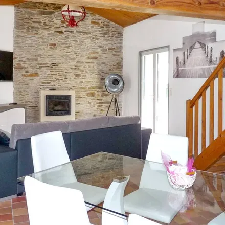 Rent this 2 bed house on Saint-Gilles-Croix-de-Vie in Quai de la République, 85800 Saint-Gilles-Croix-de-Vie