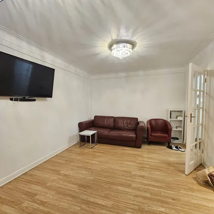 Rent this 1 bed apartment on Edgware Road in London, W1H 7AP
