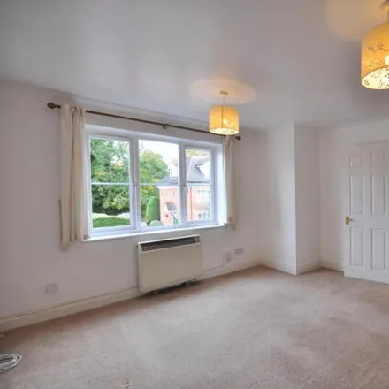 Image 2 - Chesswood Court, Rickmansworth, WD3 1DT, United Kingdom - Room for rent