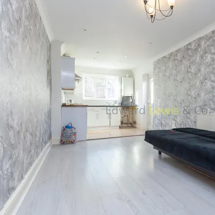 Rent this 2 bed apartment on 37 Evelyn Road in London, E17 9HE