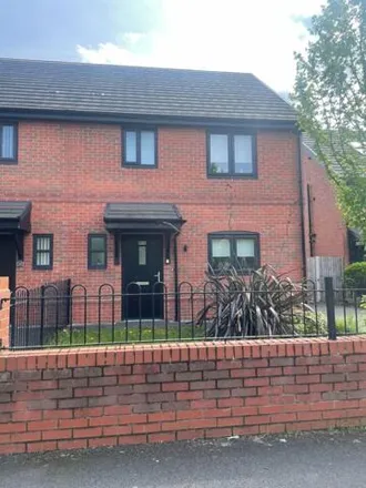 Buy this 3 bed duplex on Warburton Hey in St Helens, L35 4LE