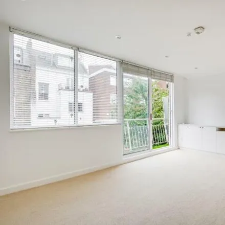 Image 7 - Meadowbank, Primrose Hill, London, NW3 3AY, United Kingdom - Townhouse for rent