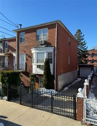 Rent this 3 bed house on 1044 East 86th Street in New York, NY 11236