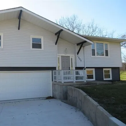 Buy this 3 bed house on 1638 Pine Street in Hamilton, Hancock County