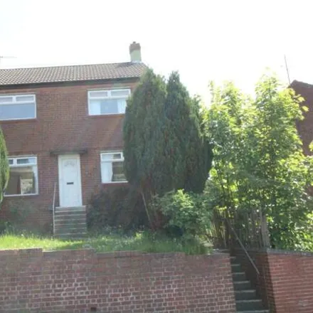Buy this 3 bed duplex on Middlegate in Birstall, WF17 9HJ