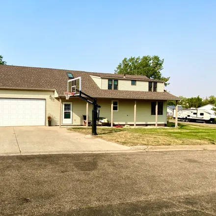 Buy this 3 bed house on 402 4th Street Southwest in Bowman, ND 58623