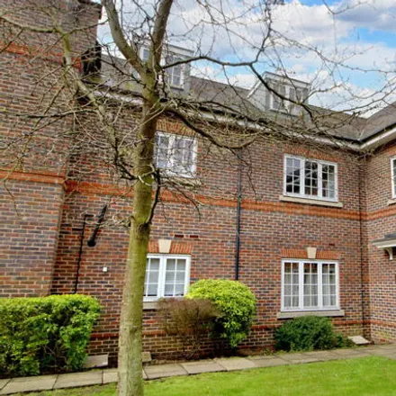 Buy this 2 bed apartment on 77 Holywell Hill in St Albans, AL1 1HF