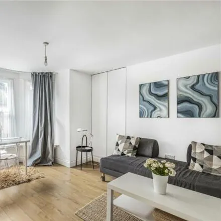Buy this 1 bed apartment on Cavendish Road in London, SW12 0DE