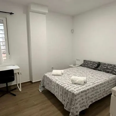 Image 3 - Calle San Joaquín, 41008 Seville, Spain - Apartment for rent