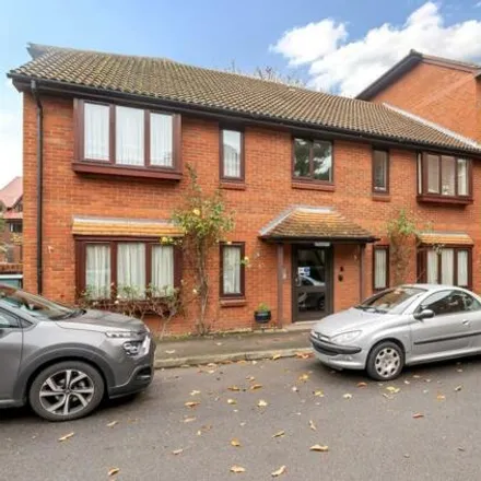 Buy this 2 bed apartment on Meadowcroft in Bushey Heath, WD23 3BX
