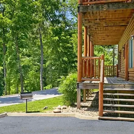 Image 2 - 1663 Mountain Lodge Way, Waldens Creek, Pigeon Forge, TN 37862, USA - Loft for sale