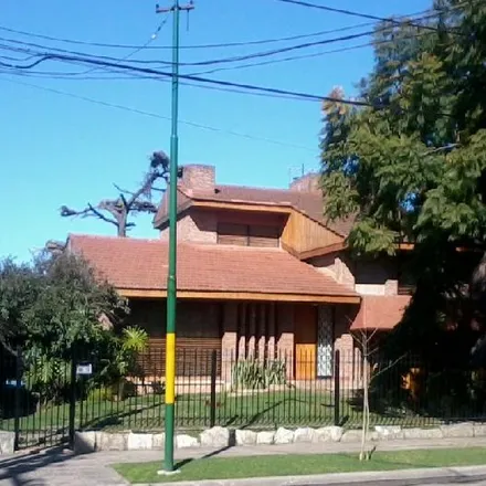 Buy this 3 bed house on Pasaje Gelpi in Partido de Ituzaingó, B1714 LVH Ituzaingó