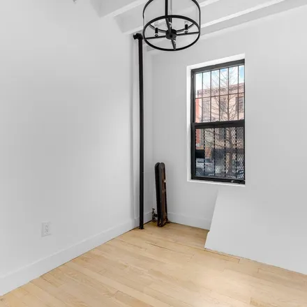 Image 4 - 246 Bainbridge Street, New York, NY 11233, USA - Apartment for rent