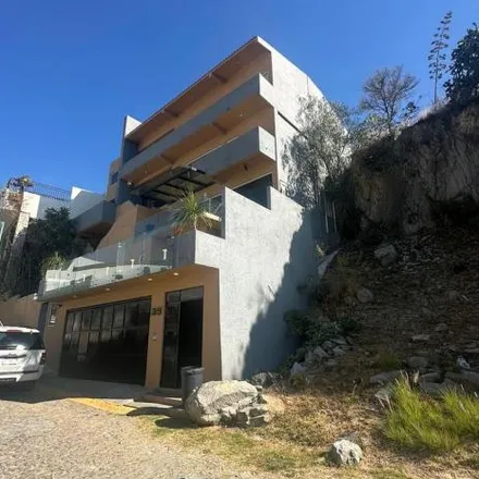 Buy this 4 bed house on Privada Diamante in Colonia Paseos del Bosque, 53270 Naucalpan de Juárez