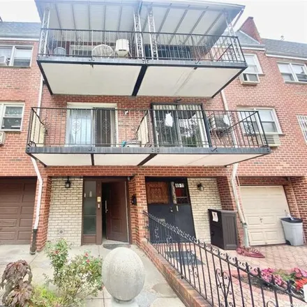 Buy this 7 bed house on 49-09 31st Avenue in New York, NY 11377