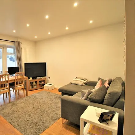 Rent this 1 bed apartment on Croydon Bus Garage (Arriva) in Brighton Road, London