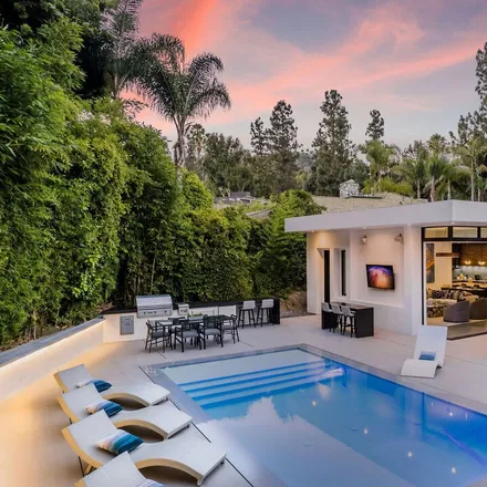 Image 1 - 1049 Loma Vista Drive, Beverly Hills, CA 90210, USA - House for sale