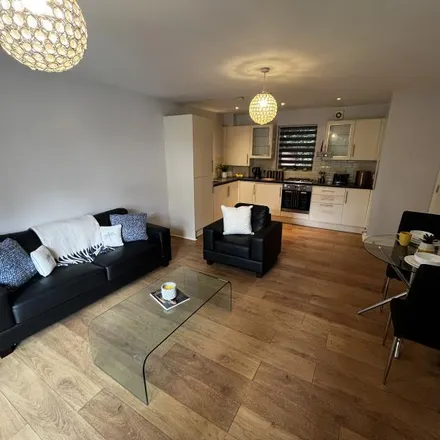 Rent this 2 bed apartment on Headingley Court in Leeds, LS6 2QU