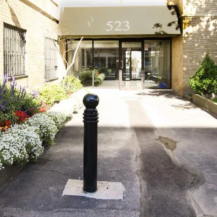 Image 2 - Kingsbridge to Finch Laneway W of Bathurst, Toronto, ON M2R 1N2, Canada - Apartment for rent