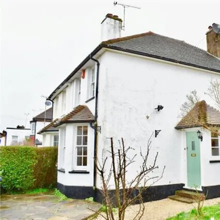 Rent this 3 bed duplex on Gaywood Road in Ashtead, KT21 1BJ