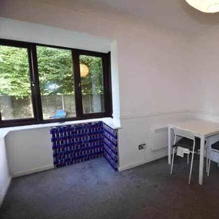 Image 3 - Perrymead, Luton, LU2 8UF, United Kingdom - House for rent