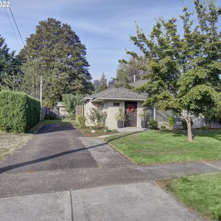 Buy this 3 bed house on 1925 Northeast Everett Street in Camas, WA 98607