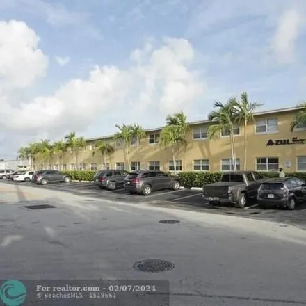 Image 1 - Azul at Kimberly Lakes, 4051 Northeast 13th Avenue, Coral Heights, Oakland Park, FL 33334, USA - Condo for rent