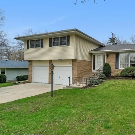 Buy this 4 bed house on 125 Glenwood Lane in Morris, IL 60450