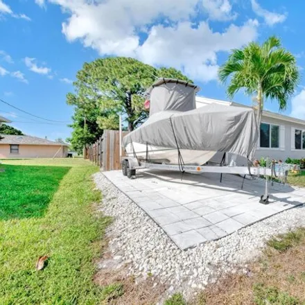 Image 2 - 1633 Southeast Minorca Avenue, Port Saint Lucie, FL 34952, USA - House for rent