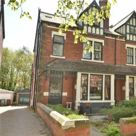 Rent this 6 bed duplex on Shaftesbury Avenue in Leeds, LS8 1DR