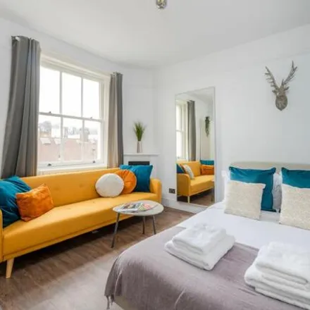 Rent this studio apartment on 7 Devonshire Terrace in London, W2 3DN